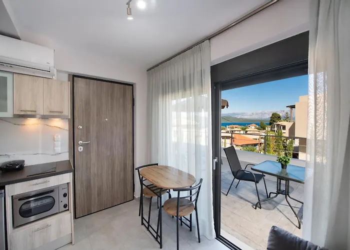 Angelica\'S And Irene\'S Design Apartments Swimming Pool